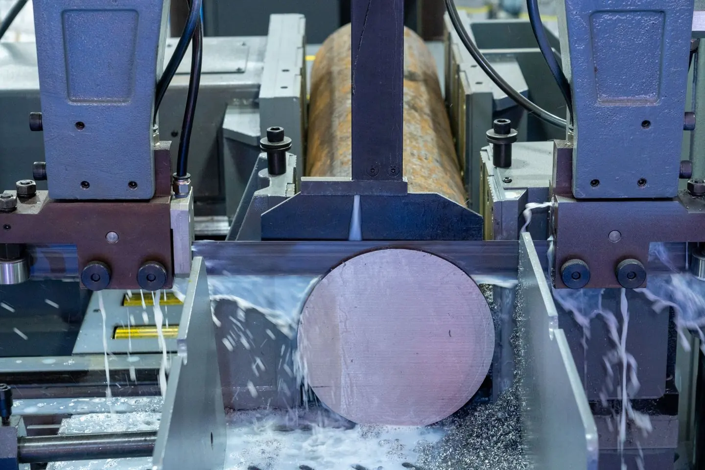 Industrial metal cutting machine